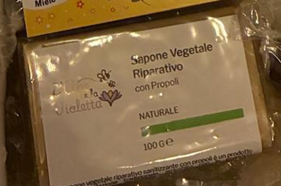 Sapone vegetale riparativo con propoli da 100 grammi