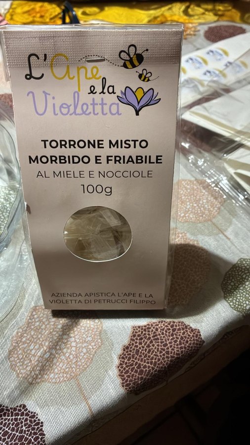 Confezione di torrone misto morbido e friabile da 100 grammi